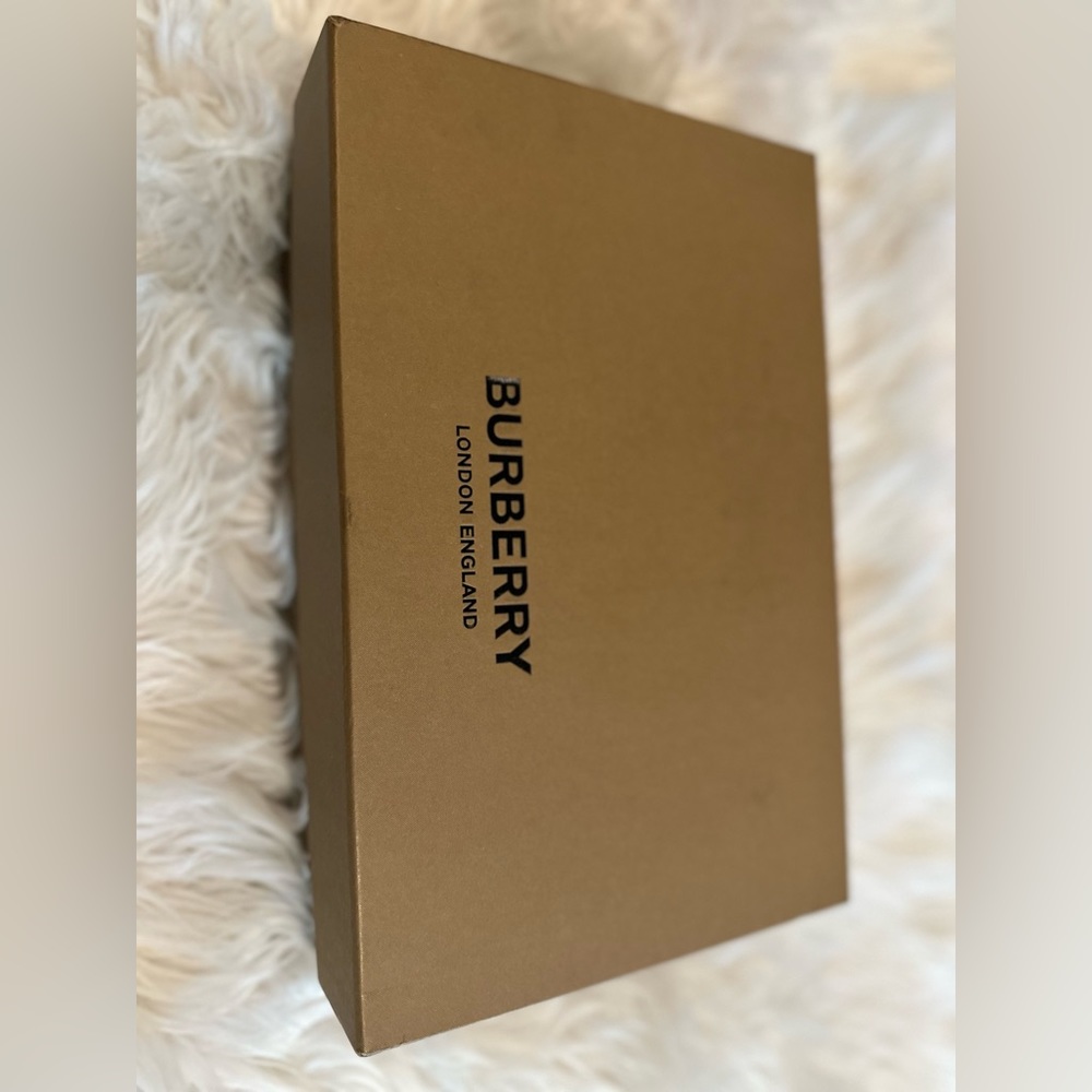 Burberry Salmond Check Low Top Sneaker. Women’s shoes. Size 10.5US/40.5EU. New! - Picture 3 of 9